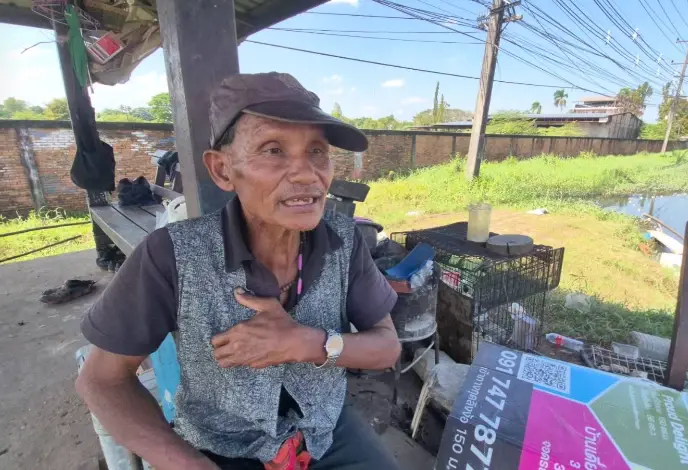 สุดเวทนา ลุงวัย 64 อาศัยศาลาริมถนนนอน อ้างถูกพี่สาวยึดบ้าน