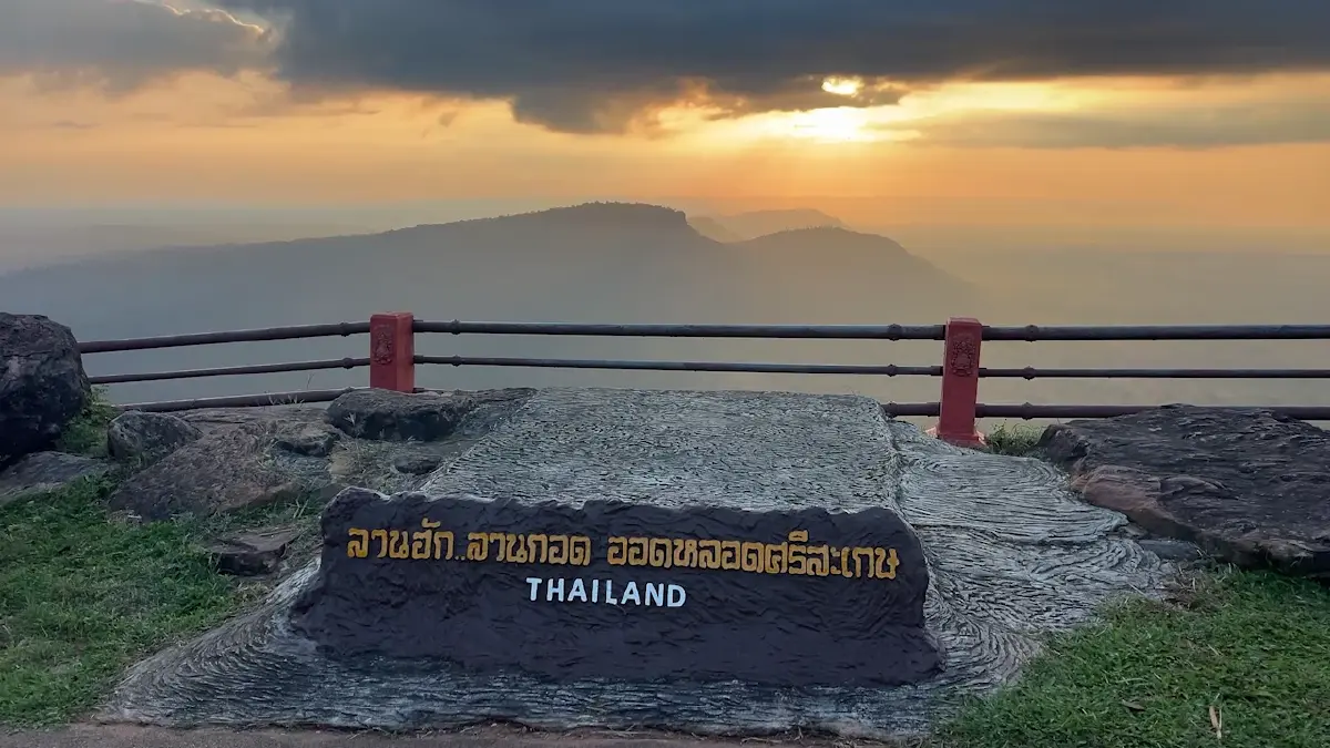 ผามออีแดงเปิดแล้ว! คนแห่ชมทะเลหมอกวันแรกในรอบ 1 ปี 4 เดือน