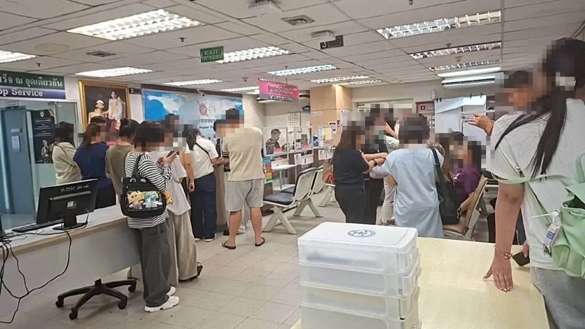 นักเรียนร่ำไห้ ไปสนามบินเก้อ โดนตุ๋นคอร์สเรียนจีนทิพย์ 4 หมื่น