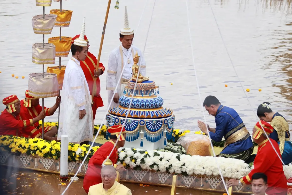 เลขรถ นายกฯ อนุทิน นั่งมาเปิดงาน ประเพณีอุ้มพระดำน้ำ 2569