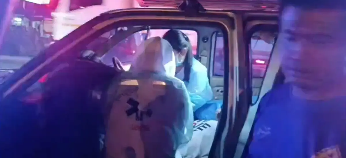 ส่องทะเบียนรถ คุณแม่ท้องแก่สุดกลั้น คลอดลูกบนรถกระบะ