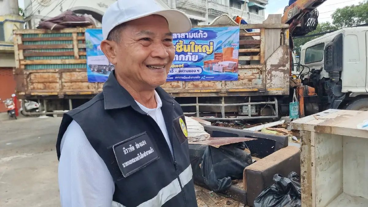 ลำสามแก้วเร่งเก็บขยะตกค้าง! วิ่งรถวันละ 3 รอบยังไม่ทัน