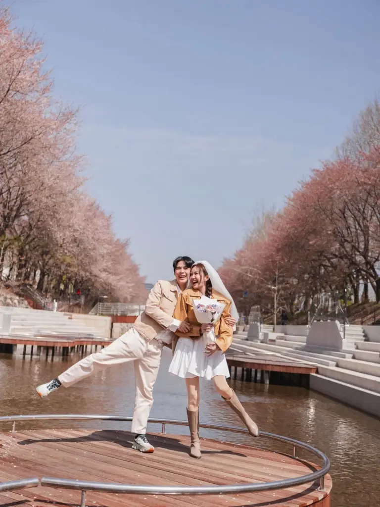 แป้ง มิตรชัย ลูกสาว เอ ไชยา ถูกแฟนหนุ่มนอกวงการ คุกเข่าขอแต่งงาน