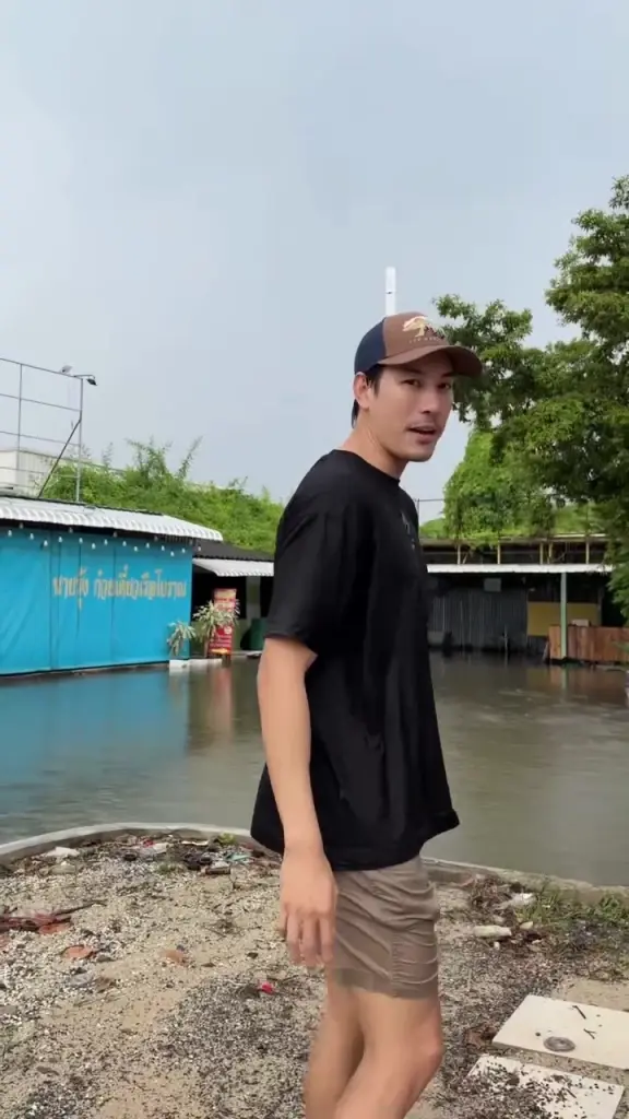 วิกฤตน้ำเหนือทะลักสายไหม "เคน ภูภูมิ" รุดตรวจร้านรับมือมวลน้ำ