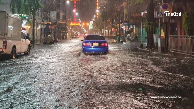 พยากรณ์อากาศวันนี้ เตือนมรสุมถล่ม 46 จังหวัด ฝนตกหนักบางแห่ง กทม.โดนด้วย พยากรณ์อากาศวันนี้ เตือนมรสุมถล่ม 46 จังหวัด ฝนตกหนักบางแห่ง กทม.โดนด้วย