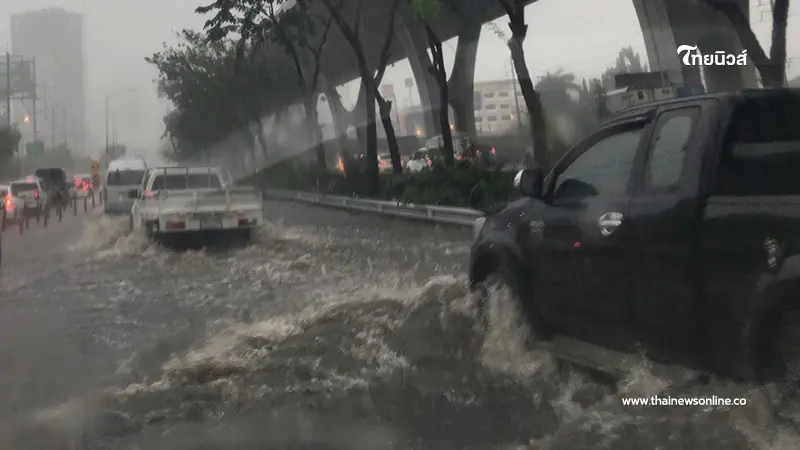พยากรณ์อากาศวันนี้ เตือนพื้นที่ 33 จังหวัด รับมือฝนตกหนัก กทม.โดนด้วย พยากรณ์อากาศวันนี้ เตือนพื้นที่ 33 จังหวัด รับมือฝนตกหนัก กทม.โดนด้วย