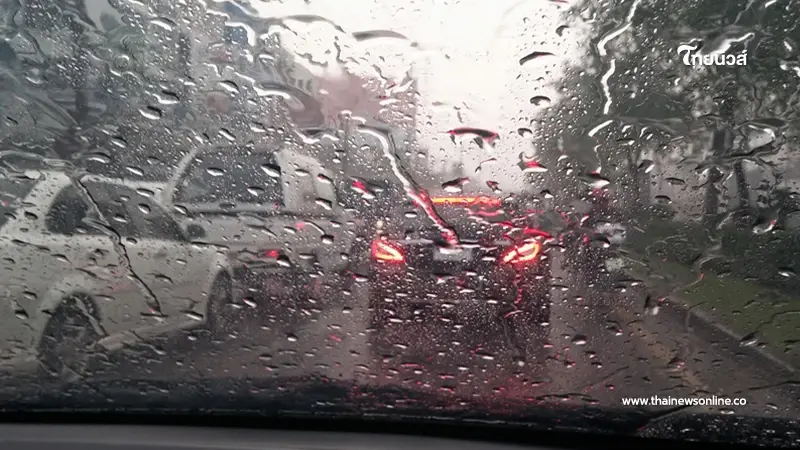 พยากรณ์อากาศวันนี้ กรมอุตุฯ เตือนพื้นที่ 37 จังหวัด ฝนตกหนัก กทม.โดนด้วย