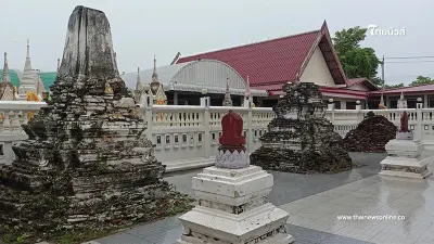 เจดีย์สามองค์ วัดศาลากุล วัดไทยเพียงวัดเดียวบนเกาะเกร็ด เจดีย์สามองค์ วัดศาลากุล วัดไทยเพียงวัดเดียวบนเกาะเกร็ด