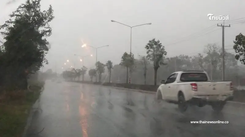 เตือนภัย 35 จังหวัด เตรียมพร้อมรับมือฝนตก ระวังน้ำท่วมฉับพลัน เตือนภัย 35 จังหวัด เตรียมพร้อมรับมือฝนตก ระวังน้ำท่วมฉับพลัน