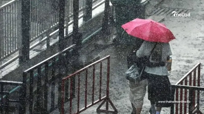 กรมอุตุนิยมวิทยา เตือนพื้นที่ 35 จว. ฝนตกหนัก กทม.โดนด้วย กรมอุตุนิยมวิทยา เตือนพื้นที่ 35 จว. ฝนตกหนัก กทม.โดนด้วย