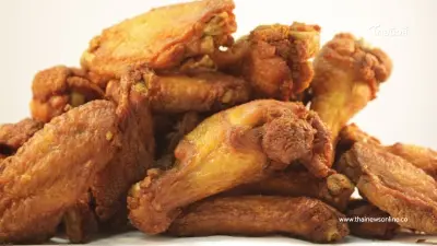 หนุ่ม เห็นยายบอกหลานไม่มีซื้อไก่ทอด ตัดสินใจเลี้ยง แต่โดนเซอร์ไพรส์กลับ