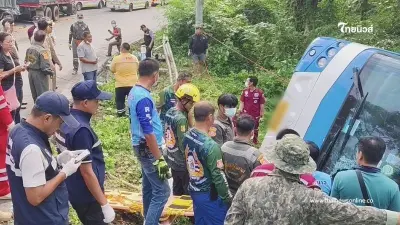 รถทัวร์ชนรถพ่วง พลิกคว่ำตกข้างทาง ผู้โดยสารระทึก บาดเจ็บเพียบ