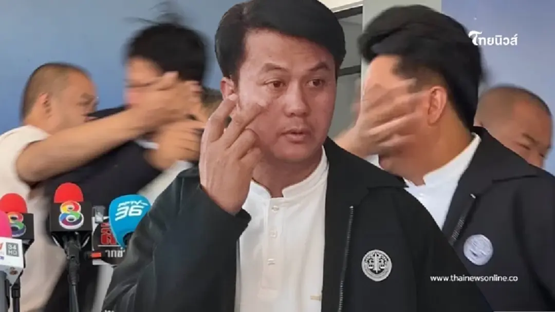 "ทนายธรรมราช" โดนต่อยกลางวงสัมภาษณ์เอาผิด "อ.เบียร์ คนตื่นธรรม" "ทนายธรรมราช" โดนต่อยกลางวงสัมภาษณ์เอาผิด "อ.เบียร์ คนตื่นธรรม"