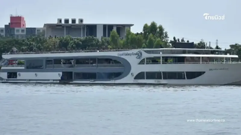 บุกตรวจ เรือหรูทิ้งขยะเจ้าพระยา ไม่มีใบอนุญาตขายอาหาร ลุยเอาผิดตามกฎหมาย