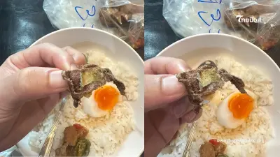 หนุ่มสั่งหมูผัดกะปิมากิน เปิดมาตกใจ ชาวเน็ตเห็นแล้วสยองแทน