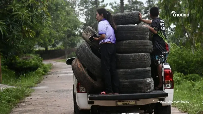 ชาวบ้านร่วมสร้างบังเกอร์ เสริมความมั่นคงในชุมชนจากยางรถยนต์
