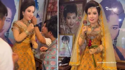 ส่องเลขแม่ผึ้ง เปลี่ยนชุดราชินีลูกทุ่ง "พุ่มพวง ดวงจันทร์" ครบรอบ 33 ปี