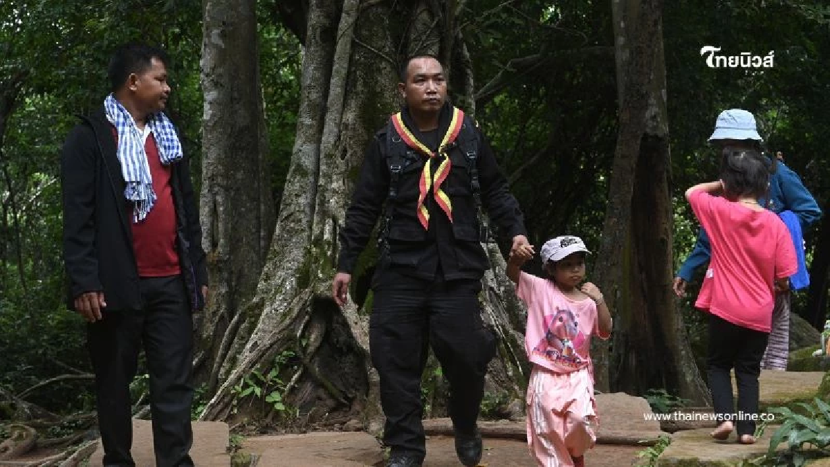 ดวงใจของพ่อ หนูน้อยวัย 4 ขวบขี่คอพ่อทหารพรานหลังไม่ได้เจอกันนาน