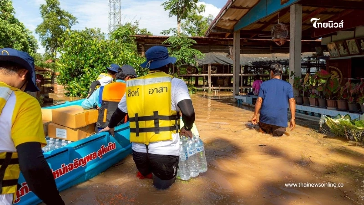 "สิงห์อาสา"ผนึก เครือข่ายกู้ภัย ลงพื้นที่สุโขทัย ช่วยผู้ประสบภัยน้ำท่วม