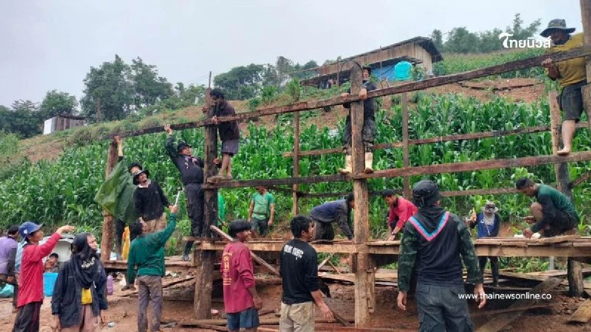 ศบภ.มทบ.38 ร่วมสร้างบ้านพักชั่วคราวช่วยเหลือผู้ประสบภัย