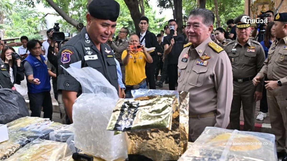 "ภูมิธรรม" นำแถลงจับกุมผู้ค้ายาเสพติดของกลางยาไอซ์ 700 กิโลกรัม