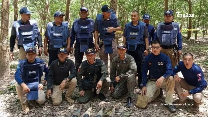 นปท.3 ผนึกกำลังตำรวจบุรีรัมย์–EOD ตรวจสอบ 13 จุดต้องสงสัย นปท.3 ผนึกกำลังตำรวจบุรีรัมย์–EOD ตรวจสอบ 13 จุดต้องสงสัย