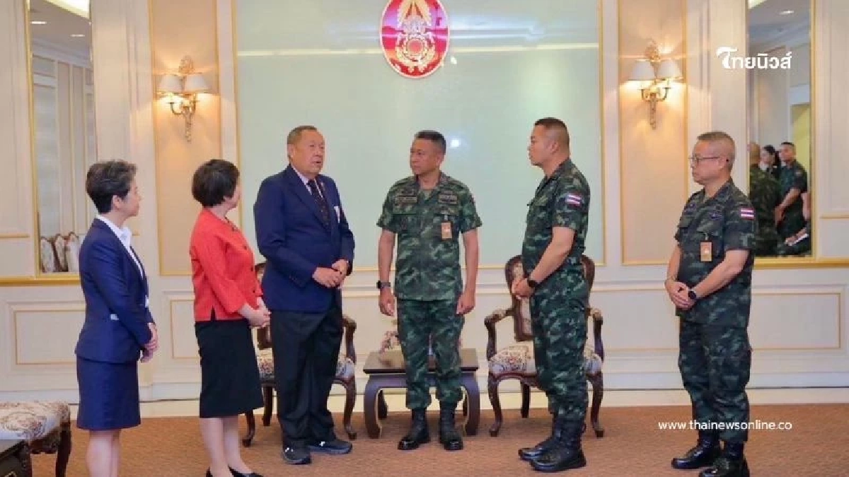 ทบ. รับมอบเงิน 1.5 ล้าน จากสภากาชาดไทย ช่วยเหลือทหารและครอบครัว