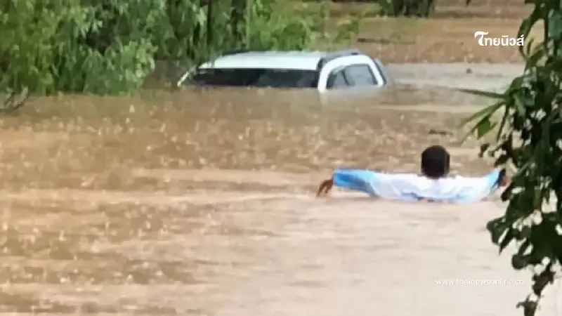อิทธิพล พายุมิแทก น้ำป่าถล่มภูเรืออ่วม ถนนจม-รถยนต์เกือบมิดคัน