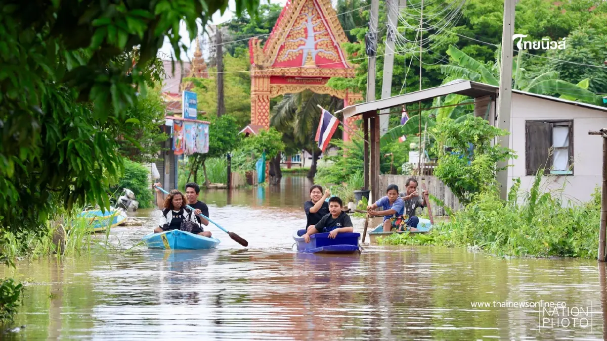 น้ำเจ้าพระยาทะลักท่วมอยุธยา 5 อำเภอ เดือดร้อนกว่า หมื่นครัวเรือน น้ำเจ้าพระยาทะลักท่วมอยุธยา 5 อำเภอ เดือดร้อนกว่า หมื่นครัวเรือน
