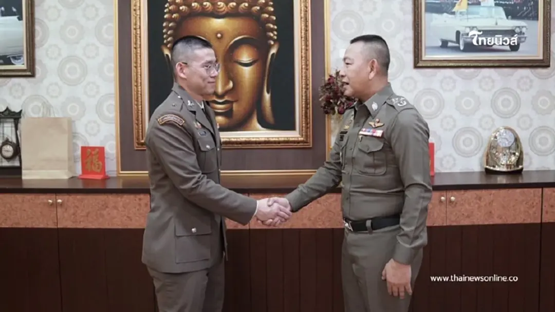 แฟนกีฬาแห่ยินดี "วิว กุลวุฒิ" ประกาศข่าวดี ติดยศ "ร.ต.ต." อย่างเป็นทางการ แฟนกีฬาแห่ยินดี "วิว กุลวุฒิ" ประกาศข่าวดี ติดยศ "ร.ต.ต." อย่างเป็นทางการ