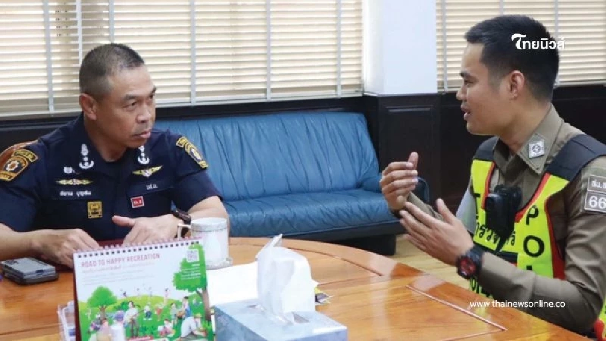 บช.น. มอบรางวัล ตำรวจจราจร สน.สามเสน ช่วยทำคลอดฉุกเฉิน บช.น. มอบรางวัล ตำรวจจราจร สน.สามเสน ช่วยทำคลอดฉุกเฉิน