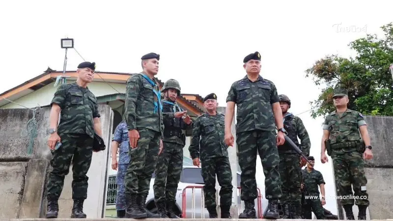 แม่ทัพภาคที่ 4 ลงพื้นที่สำรวจท่าข้ามชายแดนไทย–มาเลเซีย
