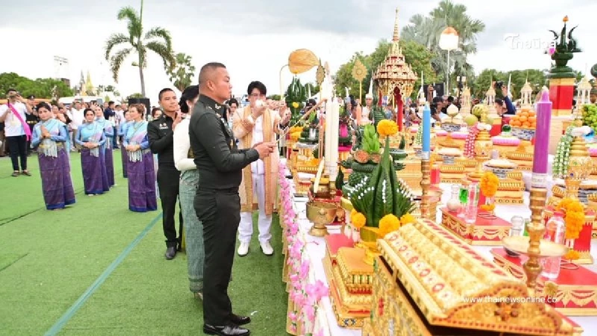 "แม่ทัพภาคที่ 2" อัญเชิญพ่อปู่ศรีสุทโธ แม่ย่าศรีปทุมมา "แม่ทัพภาคที่ 2" อัญเชิญพ่อปู่ศรีสุทโธ แม่ย่าศรีปทุมมา
