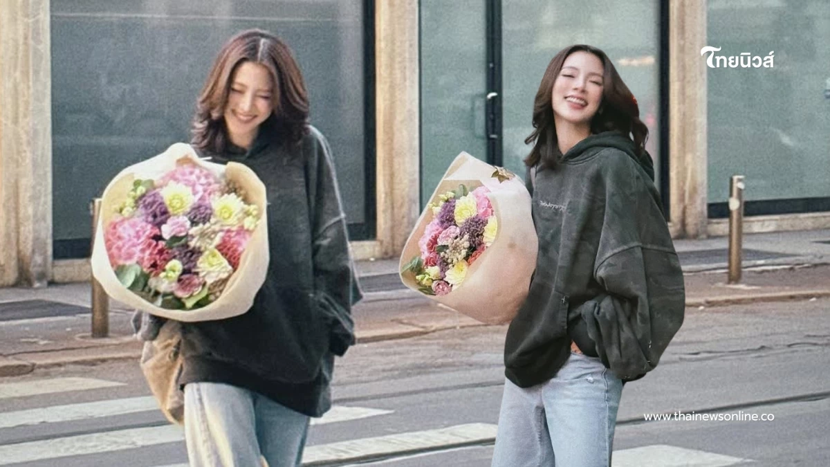 ใบเฟิร์น พิมพ์ชนก ยิ้มแก้มปริ ถือดอกไม้ช่อใหญ่กลางไอจี