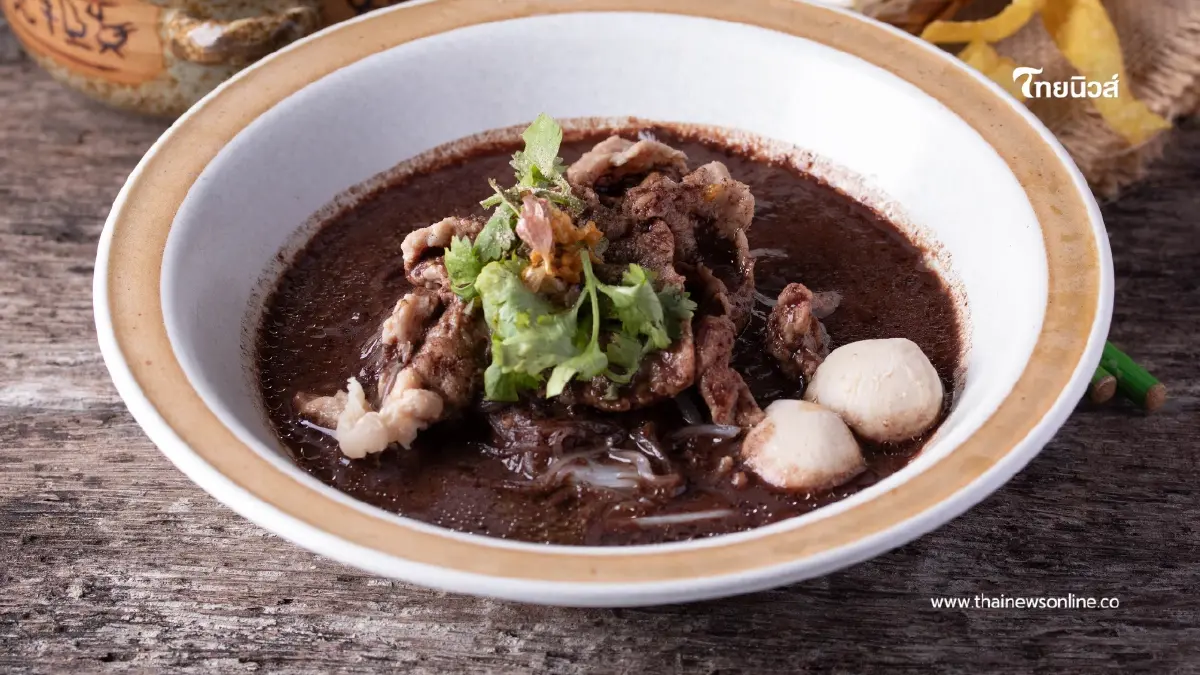 ต้องรู้ก่อนสั่ง ก๋วยเตี๋ยวเรือ vs ก๋วยเตี๋ยวน้ำตก ต่างกันอย่างไร