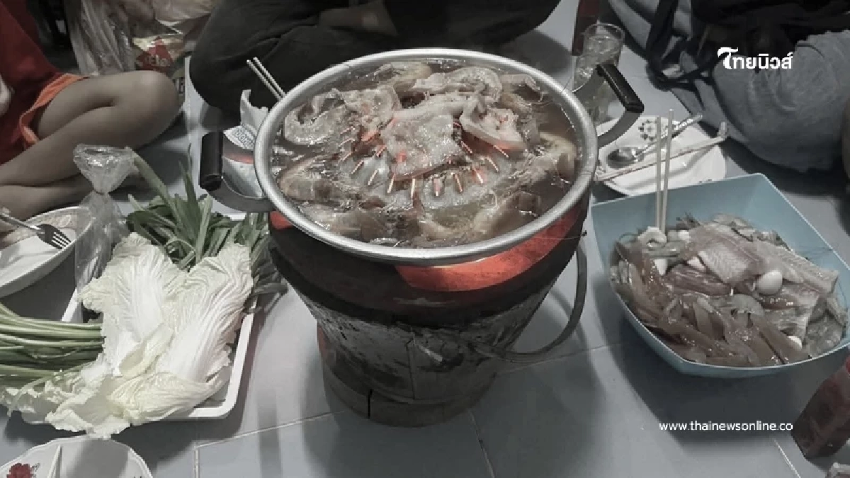 อันตราย เปิดสาเหตุ 4 ชีวิต กินหมูกระทะ อาเจียนวูบหมดสติกลางถนน อันตราย เปิดสาเหตุ 4 ชีวิต กินหมูกระทะ อาเจียนวูบหมดสติกลางถนน