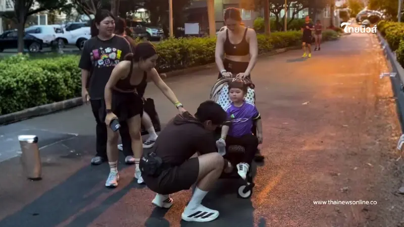 อบอุ่นยกบ้าน พ่อน็อต-แม่ชม พาลูกๆวิ่ง ช็อตนี้ยิ้มตามทั้งโซเชียล อบอุ่นยกบ้าน พ่อน็อต-แม่ชม พาลูกๆวิ่ง ช็อตนี้ยิ้มตามทั้งโซเชียล