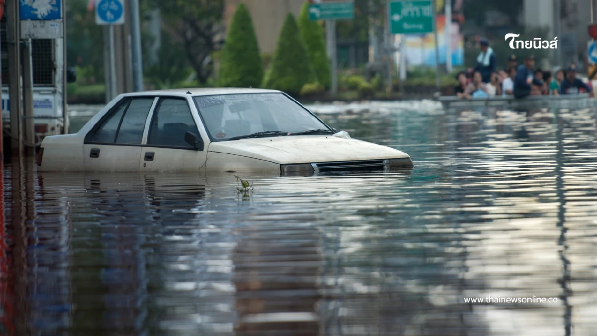 น้ำท่วมรถเคลมได้ไหม? เปิดเงื่อนไขประกันแต่ละชั้นที่ต้องรู้