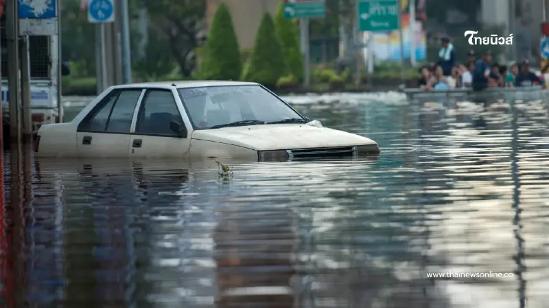 น้ำท่วมรถเคลมได้ไหม? เปิดเงื่อนไขประกันแต่ละชั้นที่ต้องรู้