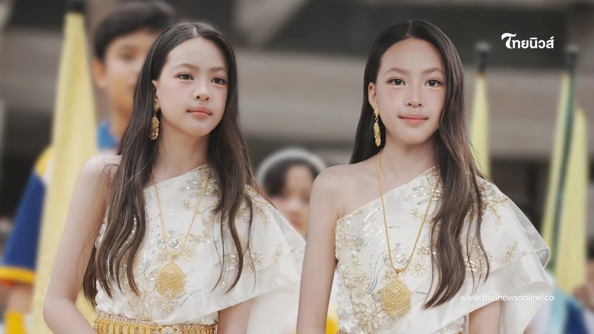 โซเชียลฮือฮา เด็กหญิงชุดไทยสุดละมุน ทำแฟนๆ แห่ถามนี่ลูกใครกัน?