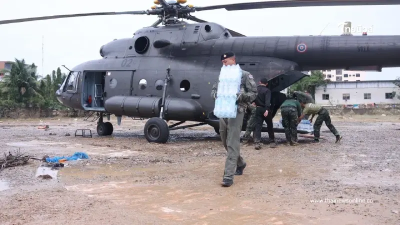 เฮลิคอปเตอร์ MI-17 เปิด "สะพานอากาศ" ลำเลียงอาหาร น้ำดื่ม เวชภัณฑ์
