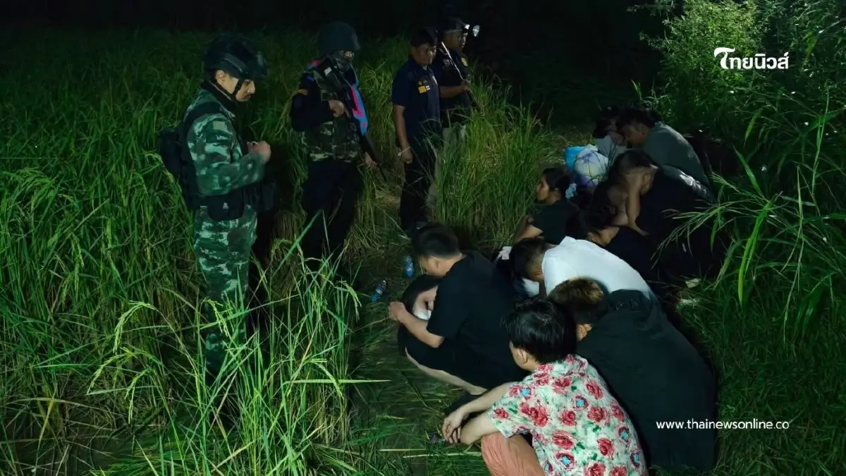 กกล.บูรพาฯ สกัดจับ 21 คนไทย-จีน ลอบข้ามชายแดนมุ่งกัมพูชา กกล.บูรพาฯ สกัดจับ 21 คนไทย-จีน ลอบข้ามชายแดนมุ่งกัมพูชา