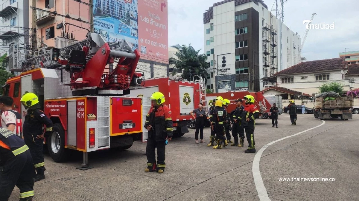 เกิดเหตุไฟไหม้อาคารย่านศรีนครินทร์! เพลิงลุกโชนกลางซอย 40 เกิดเหตุไฟไหม้อาคารย่านศรีนครินทร์! เพลิงลุกโชนกลางซอย 40
