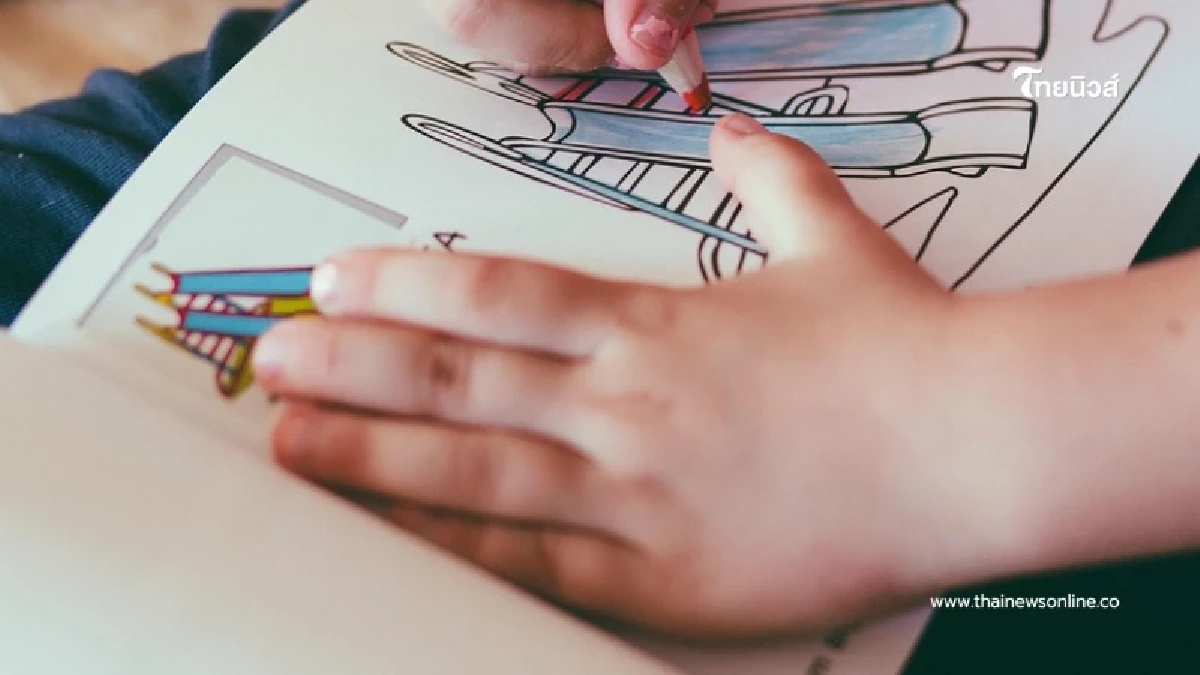 พ่อใจคอไม่ดี ลูกชายตื่นร้องไห้กลางดึก ใจสลายหลังเห็นวลจรปิด