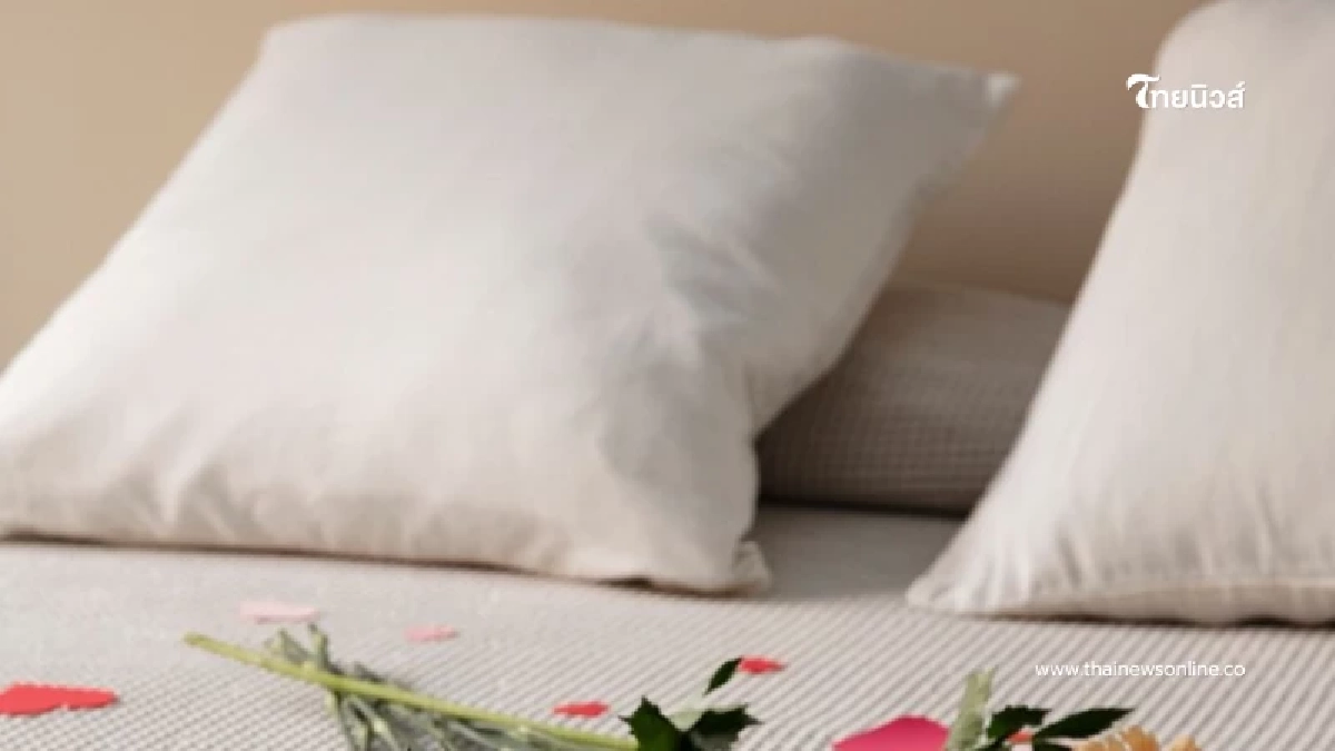 คู่รักพักโรงแรมเจอชายแปลกหน้าที่ปลายเตียง รู้เป็นใครยิ่งกลัว