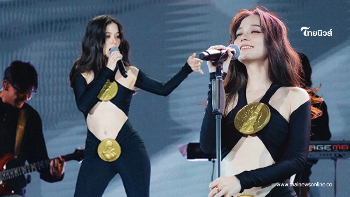 เปิดราคาชุด "วี วิโอเลต" ใส่ขึ้นคอนเสิร์ตโชว์หน้าท้องสุดเซ็กซี่ เปิดราคาชุด "วี วิโอเลต" ใส่ขึ้นคอนเสิร์ตโชว์หน้าท้องสุดเซ็กซี่