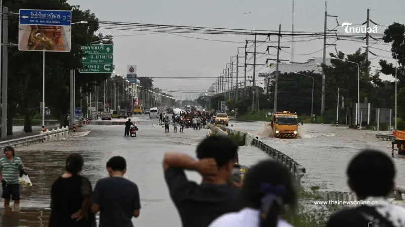 น้ำเจ้าพระยาทะลัก! พนังป่าโมกแตก ท่วมบ้านกว่า 100 หลังคาเรือน น้ำเจ้าพระยาทะลัก! พนังป่าโมกแตก ท่วมบ้านกว่า 100 หลังคาเรือน