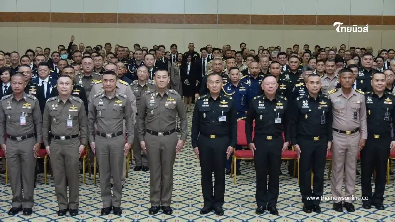 ผบ.ตร. ย้ำ ตำรวจพร้อมสนับสนุนทหารป้องกันประเทศ พร้อมเสริมกองทัพ ผบ.ตร. ย้ำ ตำรวจพร้อมสนับสนุนทหารป้องกันประเทศ พร้อมเสริมกองทัพ