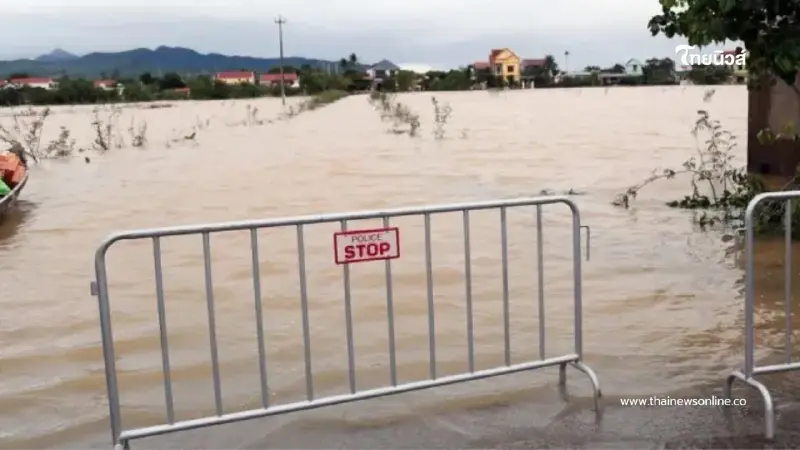 “พายุคัลแมกี” ถล่มเวียดนาม! 8 สนามบิน หยุดชะงัก กระทบ 50 เที่ยวบิน “พายุคัลแมกี” ถล่มเวียดนาม! 8 สนามบิน หยุดชะงัก กระทบ 50 เที่ยวบิน