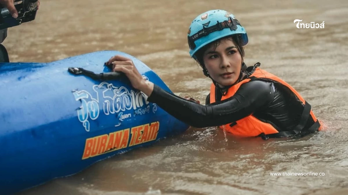 “แน๊ต เกศริน” ลุยน้ำท่วมเขต 8 หาดใหญ่ เจอเคสดำ 2 ชีวิตก่อนบินกลับ